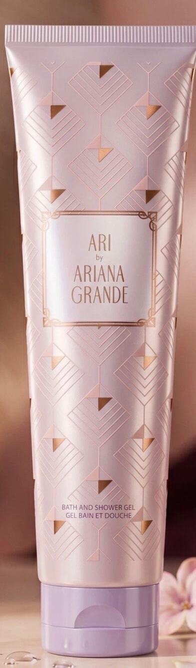 Ari by Ariana Grande bath and shower gel 100 ml